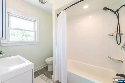 35 Howe Avenue, Montclair, NJ 07042 - Photo 32