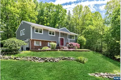 19 Rabbit Run, West Milford, NJ 07435 - Photo 2