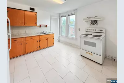 35 Green Avenue 2 #2, Madison, NJ 07940 - Photo 6