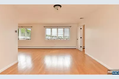 67 Park Row 2 #2, Wallington, NJ 07057 - Photo 2