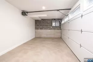 88 Manchester Pl, Newark, NJ 07104 - Photo 32