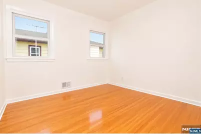 88 Manchester Place, Newark, NJ 07104 - Photo 22