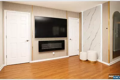 88 Manchester Place, Newark, NJ 07104 - Photo 2