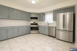 88 Manchester Pl, Newark, NJ 07104 - Photo 6