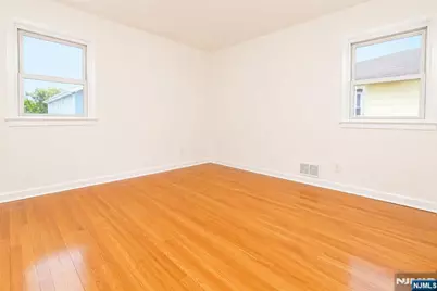 88 Manchester Place, Newark, NJ 07104 - Photo 18