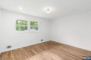 496 Seven Oaks Ct, Orange, NJ 07050 - Photo 10
