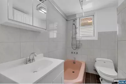 199 Hayward Place, Wallington, NJ 07057 - Photo 4