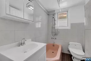 199 Hayward Pl, Wallington, NJ 07057 - Photo 4