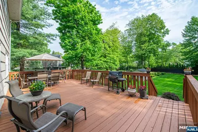 102 Robertson Drive, Wyckoff Township, NJ 07481 - Photo 22