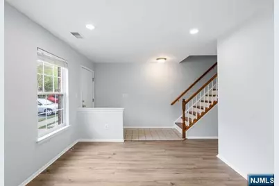 2278 Nash Court, Mahwah, NJ 07430 - Photo 4