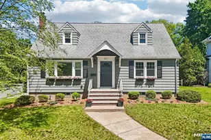 571 Laurel Rd, Ridgewood, NJ 07450 - Photo 2