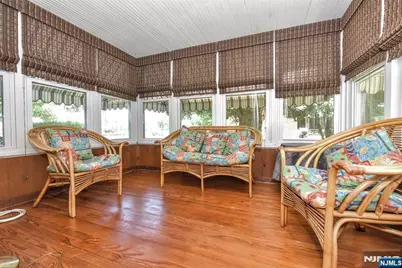 161 Wyckoff Avenue, Wyckoff Township, NJ 07481 - Photo 4