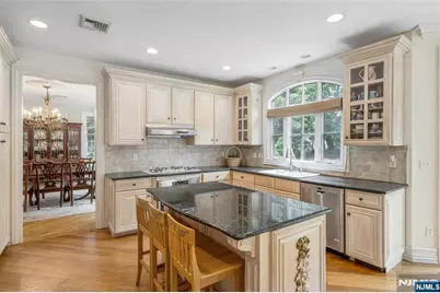 4 Hetzel Drive, Mahwah, NJ 07430 - Photo 8