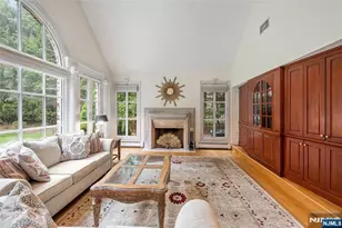 4 Hetzel Dr, Mahwah, NJ 07430 - Photo 4