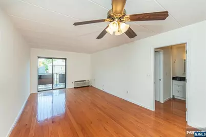 5 Linden Street 3J #3J, Hackensack, NJ 07601 - Photo 4