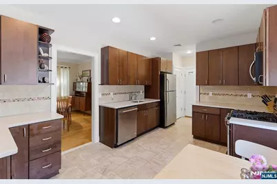 194 Parkway, Maywood, NJ 07607 - Photo 14