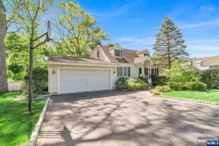 28 Wanamaker Ave, Mahwah, NJ 07430 - Photo 2