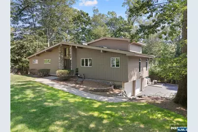 727 Rolling Hill Drive, River Vale Township, NJ 07675 - Photo 2