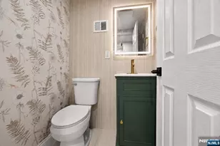 556 Princeton St, New Milford, NJ 07646 - Photo 18