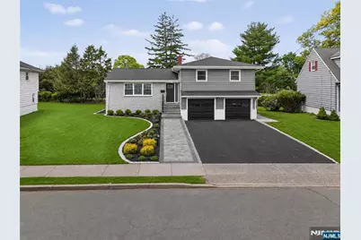556 Princeton Street, New Milford, NJ 07646 - Photo 2
