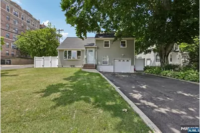 1 Franklin Place, Hackensack, NJ 07601 - Photo 2