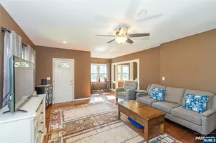 42 Main Beach Rd, Ringwood, NJ 07456 - Photo 4