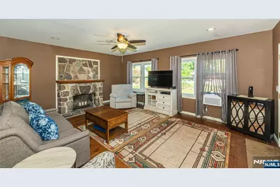 42 Main Beach Road, Ringwood, NJ 07456 - Photo 2