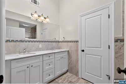 425 Lafayette A #A, Cliffside Park, NJ 07010 - Photo 14
