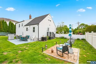 655 Boulevard, New Milford, NJ 07646 - Photo 22