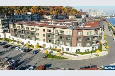 150 Henley Place, Weehawken, NJ 07086 - Photo 8