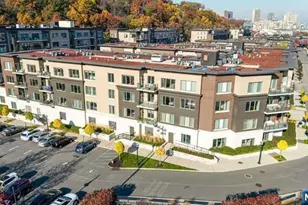 150 Henley Pl, Weehawken, NJ 07086 - Photo 8
