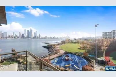 150 Henley Place, Weehawken, NJ 07086 - Photo 20