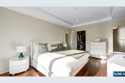 150 Henley Place, Weehawken, NJ 07086 - Photo 32