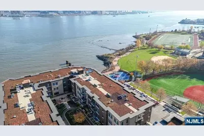 150 Henley Place, Weehawken, NJ 07086 - Photo 14