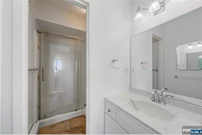 160 Overlook Avenue 2C #2C, Hackensack, NJ 07601 - Photo 16