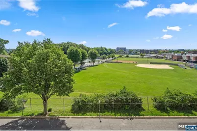 160 Overlook Avenue 2C #2C, Hackensack, NJ 07601 - Photo 6
