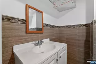 167 Bergen Ave, North Arlington, NJ 07031 - Photo 24