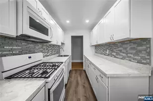 90 Tracey Pl H-1, Englewood, NJ 07631 - Photo 4