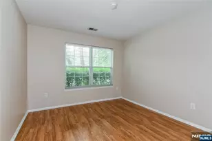 2055 Charles Ct, Mahwah, NJ 07430 - Photo 10