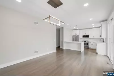 139 Philip, Elmwood Park, NJ 07407 - Photo 8