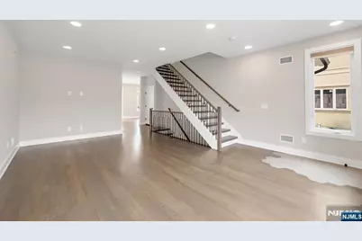 139 Philip, Elmwood Park, NJ 07407 - Photo 4