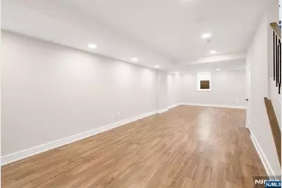 139 Philip, Elmwood Park, NJ 07407 - Photo 32