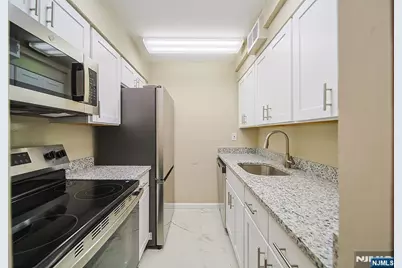 1600 Center Avenue 1D #1D, Fort Lee, NJ 07024 - Photo 4