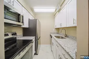 1600 Center Ave 1D, Fort Lee, NJ 07024 - Photo 4