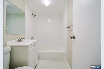 1600 Center Avenue 1D #1D, Fort Lee, NJ 07024 - Photo 8