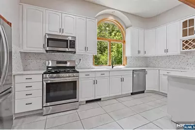 17 Hickory Drive, Oakland, NJ 07436 - Photo 8