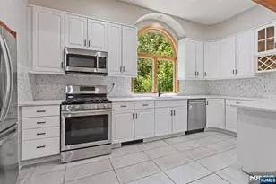 17 Hickory Dr, Oakland, NJ 07436 - Photo 8