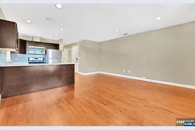 210 Hackensack Street C #C, Wood Ridge, NJ 07075 - Photo 2