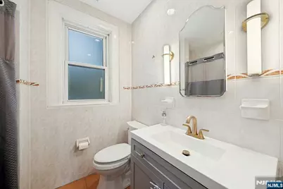 1016 Abbott Boulevard, Fort Lee, NJ 07024 - Photo 26