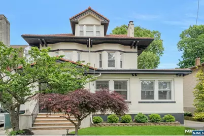 1016 Abbott Boulevard, Fort Lee, NJ 07024 - Photo 2